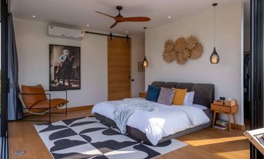 Luxury Modern Pool Villa Loft in Bangkrajao, Samutprakan for Rent and Sale