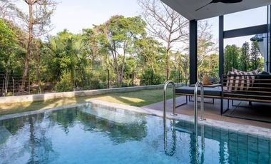 Luxury Modern Pool Villa Loft in Bangkrajao, Samutprakan for Rent and Sale