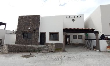 Casa de 1 planta con 3 rec y estudio en Magnolia Residencial Sn Miguel d Allende