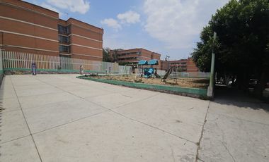 Depto iluminado en P. Baja. Cerca de la línea dorada y Constitución de 1917