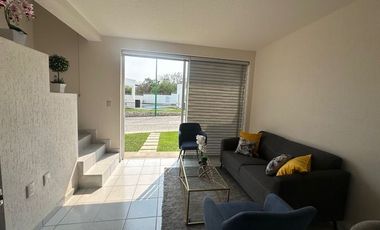 VENTA DE CASA CON ALBERCA EN EL CENTRO DE JIUTEPEC