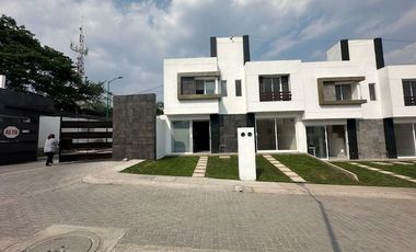 VENTA DE CASA CON ALBERCA EN EL CENTRO DE JIUTEPEC