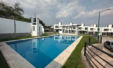 VENTA DE CASA CON ALBERCA EN EL CENTRO DE JIUTEPEC