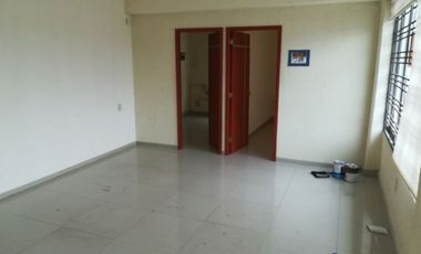 Oficina climatizada con 3 privados en el Fracc. Costa Verde. Incluye agua