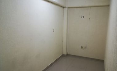 Oficina climatizada con 3 privados en el Fracc. Costa Verde. Incluye agua