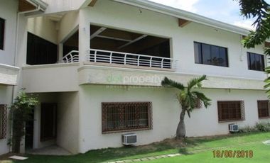 House for rent in Cebu City, Beverly Hills with s. pool & Lawn