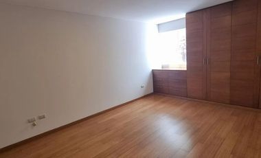 AMPLIO FLAT DE 346 m2 EN CHACARILLA, SURCO.