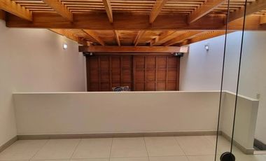 AMPLIO FLAT DE 346 m2 EN CHACARILLA, SURCO.