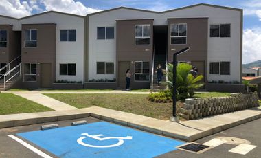 Se vende hermosa Casa en la Urbanización Llano azul de Girardota
