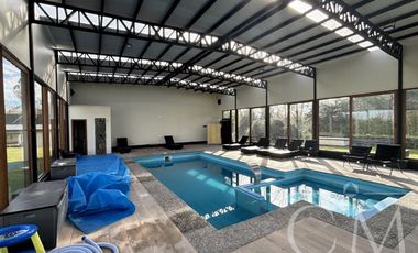 Amplia y hermosa casa en Condominio