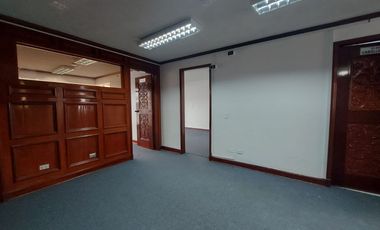 Se Alquila Oficina De 200M2 En Centro Financiero - San Isidro