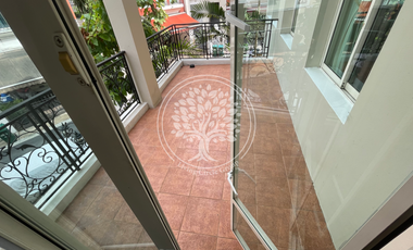 4 Bedrooms Townhouse for Sale or Rent in Baan Klang Krung British Town Thonglor
