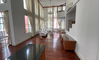 4 Bedrooms Townhouse for Sale or Rent in Baan Klang Krung British Town Thonglor