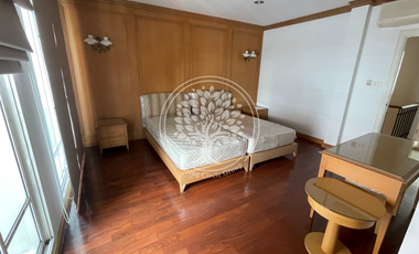 4 Bedrooms Townhouse for Sale or Rent in Baan Klang Krung British Town Thonglor