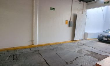 Local Comercial Escuela en Venta sobre el  Boulevard Adolfo López Mateos, 3021 Oriente, León, Gto. Frente Hotel