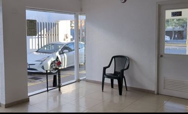 Local Comercial Escuela en Venta sobre el  Boulevard Adolfo López Mateos, 3021 Oriente, León, Gto. Frente Hotel