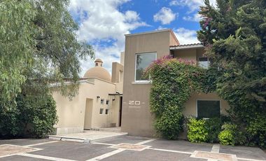 VENTA DE CASA EN BALVANERA CON VISTA AL CAMPO DE GOLF
