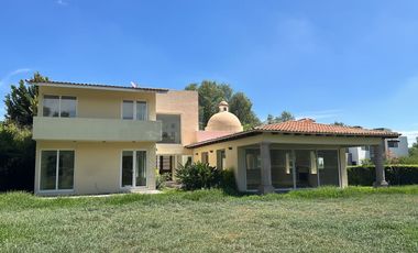 VENTA DE CASA EN BALVANERA CON VISTA AL CAMPO DE GOLF