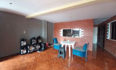 CASA RENTERA DE 7 DEPARTAMENTOS EN EL SECTOR DE LA AV. DE LOS MIGRANTES