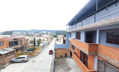 CASA RENTERA DE 7 DEPARTAMENTOS EN EL SECTOR DE LA AV. DE LOS MIGRANTES