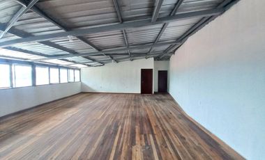 CASA RENTERA DE 7 DEPARTAMENTOS EN EL SECTOR DE LA AV. DE LOS MIGRANTES