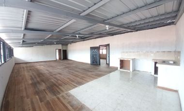 CASA RENTERA DE 7 DEPARTAMENTOS EN EL SECTOR DE LA AV. DE LOS MIGRANTES