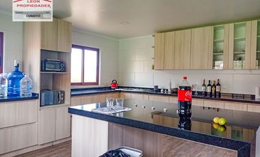 🏠León Propiedades vende moderna casa estilo mediterraneo en sector Cuyuncavi Alto🏠