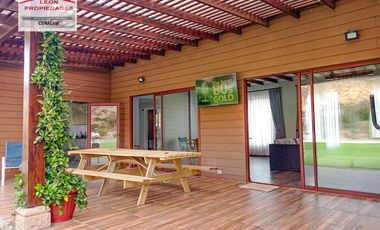 🏠León Propiedades vende moderna casa estilo mediterraneo en sector Cuyuncavi Alto🏠