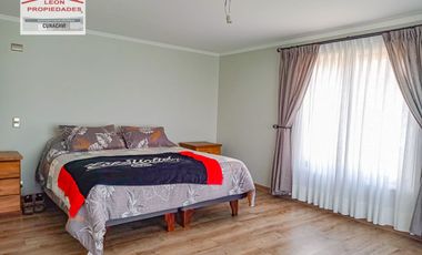 🏠León Propiedades vende moderna casa estilo mediterraneo en sector Cuyuncavi Alto🏠