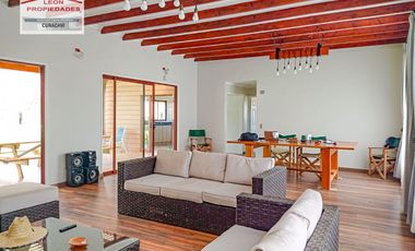 🏠León Propiedades vende moderna casa estilo mediterraneo en sector Cuyuncavi Alto🏠