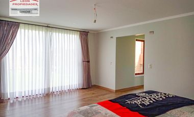 🏠León Propiedades vende moderna casa estilo mediterraneo en sector Cuyuncavi Alto🏠