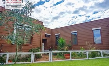 🏠León Propiedades vende moderna casa estilo mediterraneo en sector Cuyuncavi Alto🏠