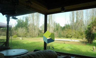 Parcela con casa y piscina, a pasos del centro de Quillón