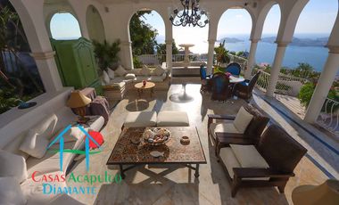 Casa en renta vacacional con alberca y áreas de jardín, sky roof, bar y asador