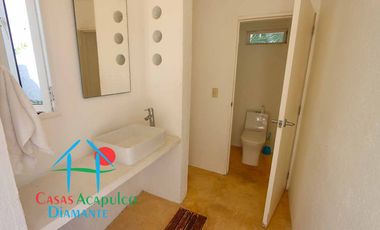 Casa en renta vacacional con alberca y áreas de jardín, sky roof, bar y asador