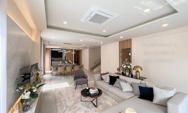 New 4 Bedroom Luxury Modern Pool Villa for SALE