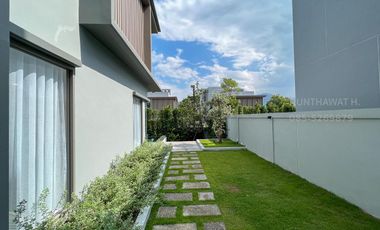 New 4 Bedroom Luxury Modern Pool Villa for SALE