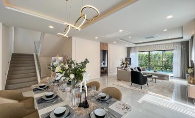 New 4 Bedroom Luxury Modern Pool Villa for SALE