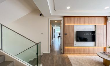 New 4 Bedroom Luxury Modern Pool Villa for SALE