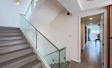 New 4 Bedroom Luxury Modern Pool Villa for SALE