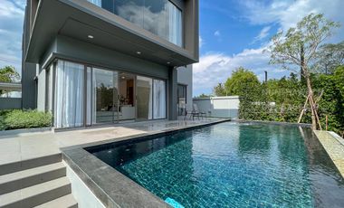 New 4 Bedroom Luxury Modern Pool Villa for SALE