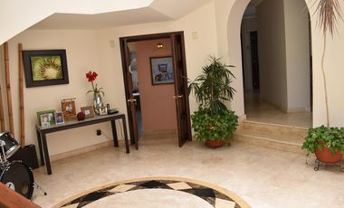 LAS CAÑADAS ZAPOPAN CASA EN VENTA EN COTO LA NORIA ESTILO EUROPEO