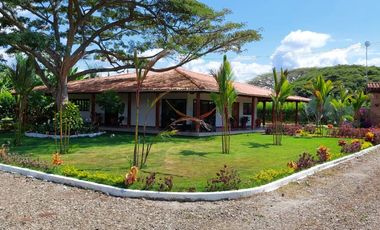 LOTE Y FINCA EN ROZO