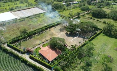 LOTE Y FINCA EN ROZO