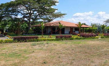 LOTE Y FINCA EN ROZO