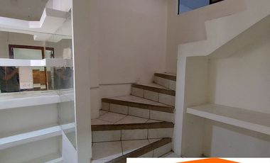 En Machala de Venta En Sector Las Brisas Villa Ampliada Renovada de 4 Dormitorios cerca del Restaurante Taipá