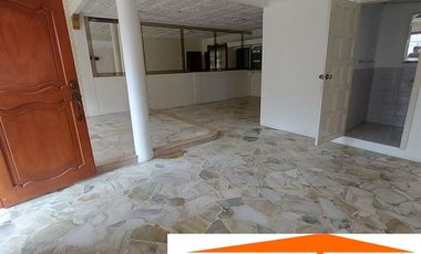En Machala de Venta En Sector Las Brisas Villa Ampliada Renovada de 4 Dormitorios cerca del Restaurante Taipá