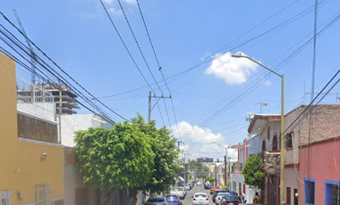 Hermosa y amplia casa en remate en la Col. Alcalde Barranquitas, Guadalajara