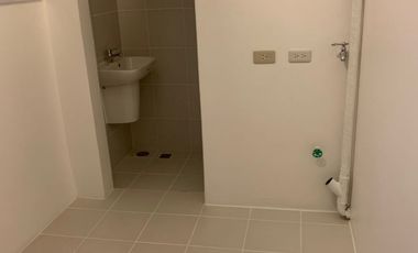 NEW IN THE MARKET! The Royalton at Capitol Commons near Ayala Malls, EDSA Shangri-la, & Estancia Mall