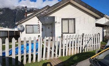 SE VENDE CASA HABITACION EN LOMAS DE AYSEN, DE LA CIUDAD DE PUERTO AYSEN.